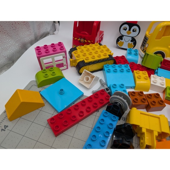 Lego Duplo Blocks Trains Vehicles Specialty Lot - Picture 2 of 10